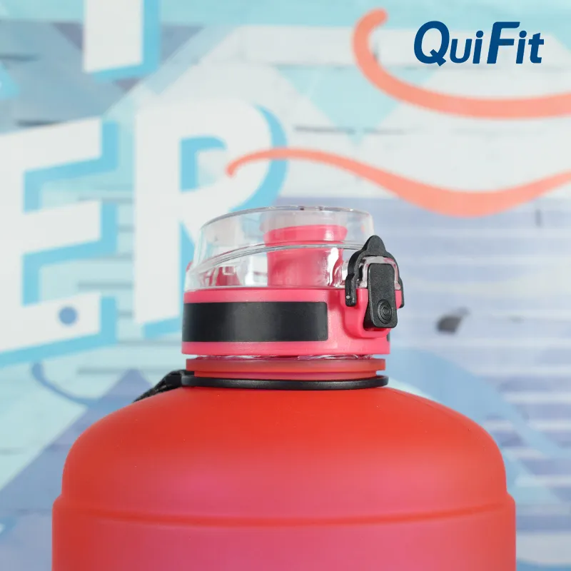 Quifit2.2L/3.78Lbouncing paille sport gallon bouteille d'eau fitness/maison/extérieur, ce qui la rend étanche à la poussière et aux fuites 220307