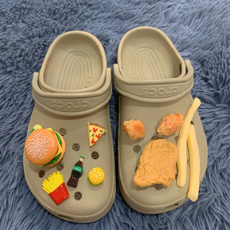 Моделирование быстрого питания Croc Charms дизайнер Diy Burger куриная картофель обувь Decaration for Jibb Colds Kids Women Girls Gifts 220527