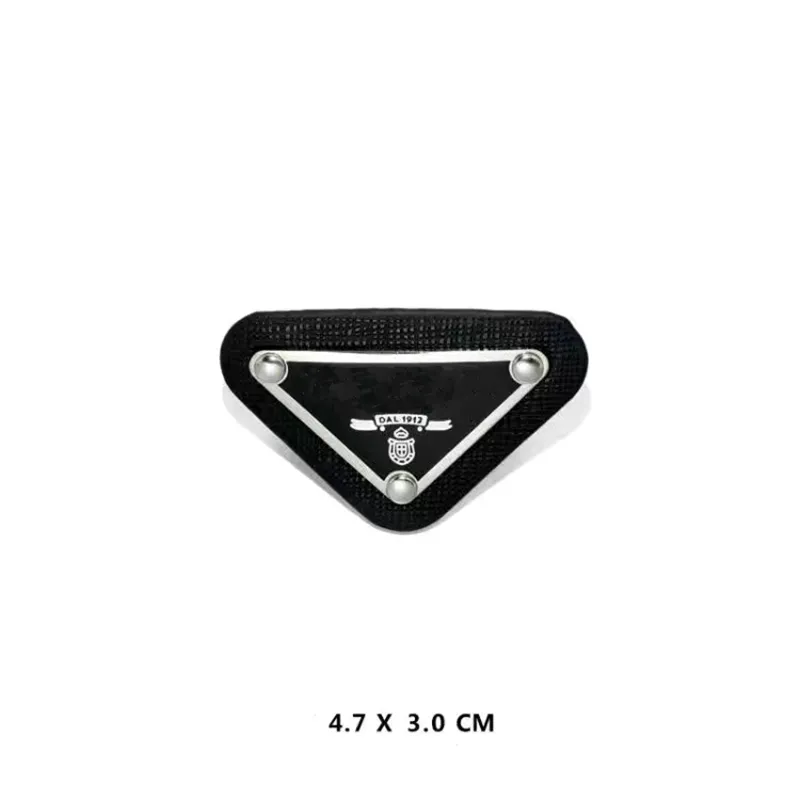 Highly Quality Designer Men Women Pins Brooches Luxurys Brand Letters Brooch Pin For Suit Dress Pins Fashion Triangle Jewerly234L