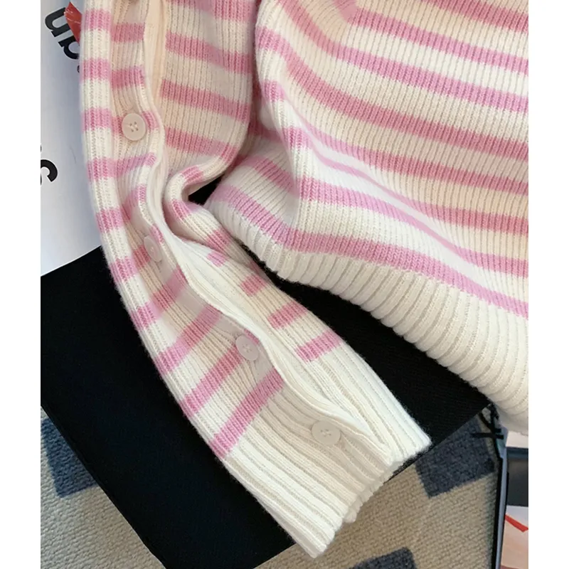 Winter Womens Clothing Sweater Korean Fashion Loose Pink Stripe Crew Neck Button Design Pullover Long Sleeves Knitting Tops W220817