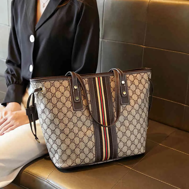 حقيبة جديدة سعة كبيرة حمل حقيبة اليد الشريط الكلاسيكية المطبوعة المرأة نمط الكتف محفظة