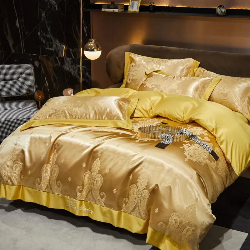 Biancheria da letto in seta imitazione di alta qualità Raso Jacquard Ricamo di lusso Copripiumino dorato Set Lenzuolo Federe 220616