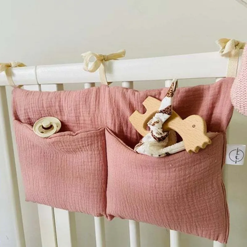 Crib Cotton Diaper Bottle Molar Toy Storage Bag används för att lagra barnkläder blöjor leksaker lätt att hänga hög kvalitet 220531