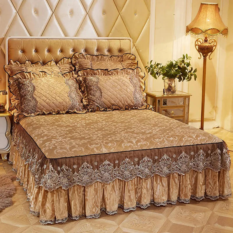 Luxury Europe Princess Liberter Lit Jupe Set Pillowscases Velvets Velvets épais feuilles de lits de dentelle 1 / Couvre-matelas King Queen Size 220602