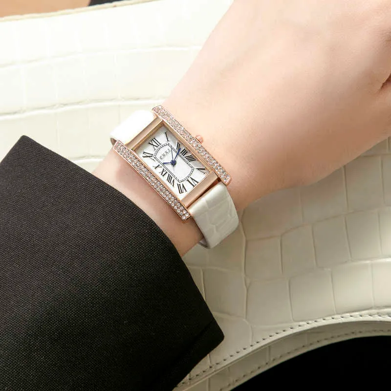 Luxo Design Diamante Mulheres Assista Starry Quadrado Simples e Elegante Numeral Roman Quartz WristWatch Relógio Feminino