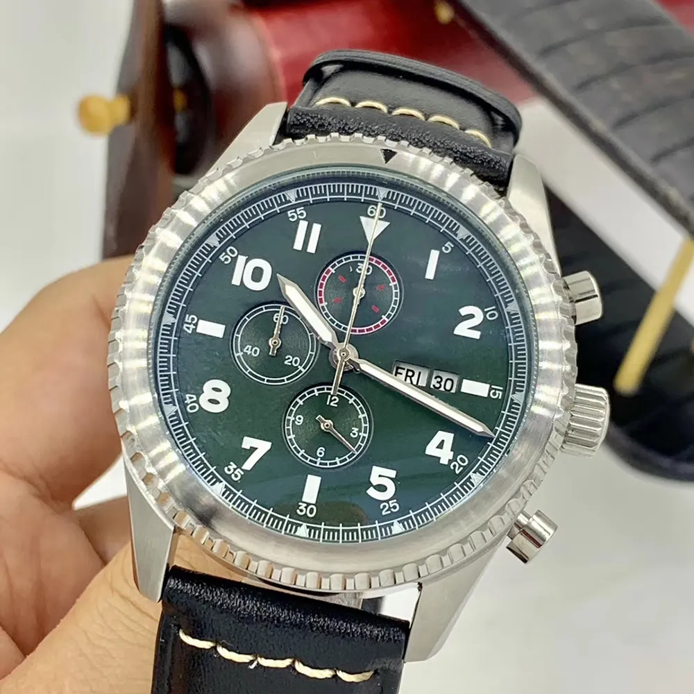 高品質のアビエーター8カーティスクォーツクロノグラフメンズウォッチ46mmシルバーケースグリーンダイヤルブラックレース286R付き明るい腕時計