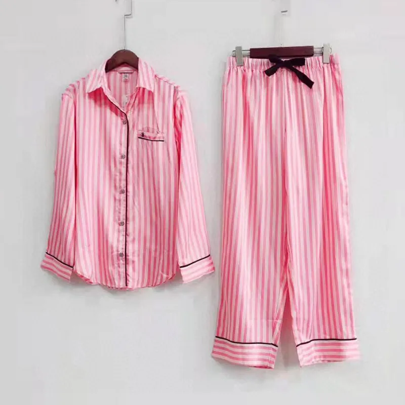 Designer de vêtements de nuit pour femmes 2 PieSet Pyjamas pour femmes à manches longues Stripe Satin Soie Pjamas Designer de luxe Winter Loungewear Vêtements JKYZ
