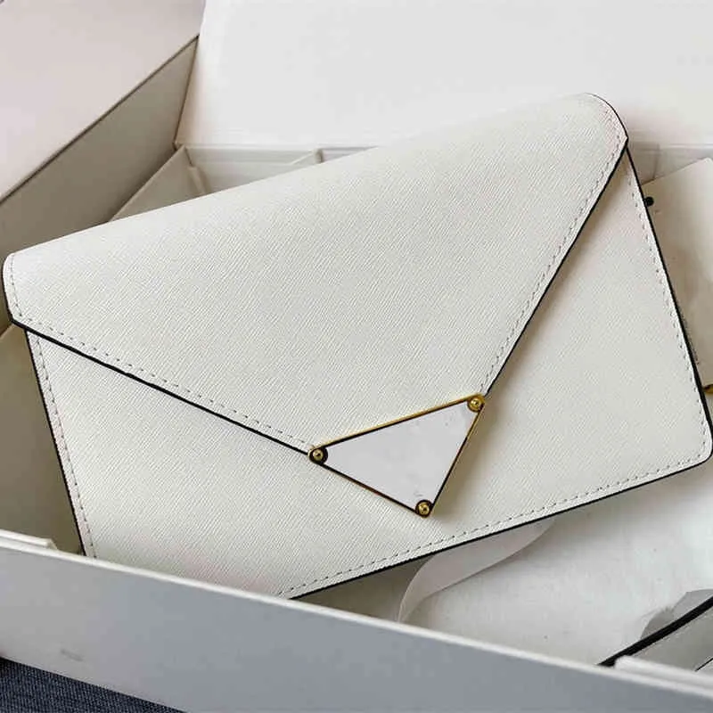 bolsa feminina de couro 2022 novo envelope de flap triangular versátil um ombro mensageiro saco pequeno quadrado