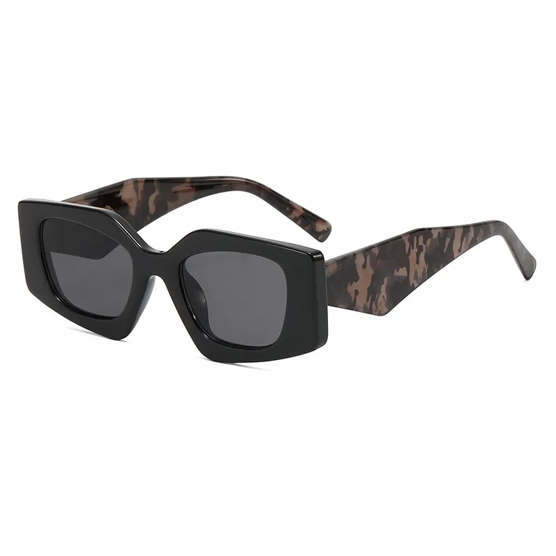 الأزياء الفاخرة النظارات الشمسية مصمم رجل امرأة شمسية مستقطبة UV400 نظارات الشاطئ Goggle Sun نظارات شارع في الهواء الطلق شهود شهود 24