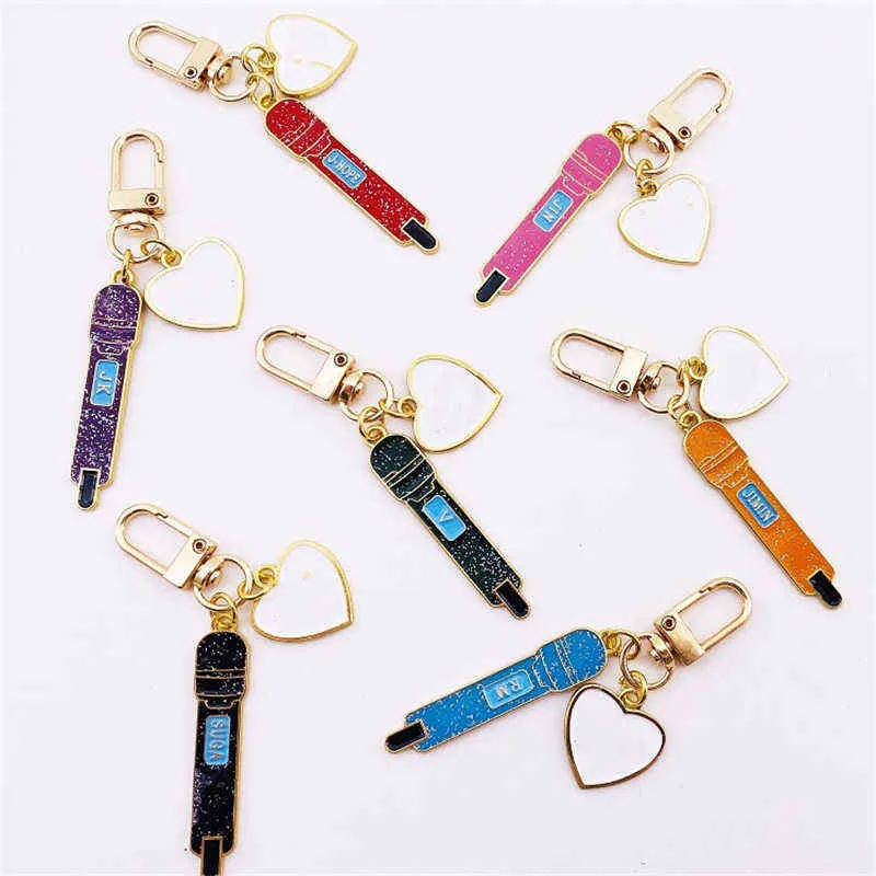 KPOP Bangtan Boys Porte-clés Pendentif en métal Accessoires pour microphone Porte-clés AA220318