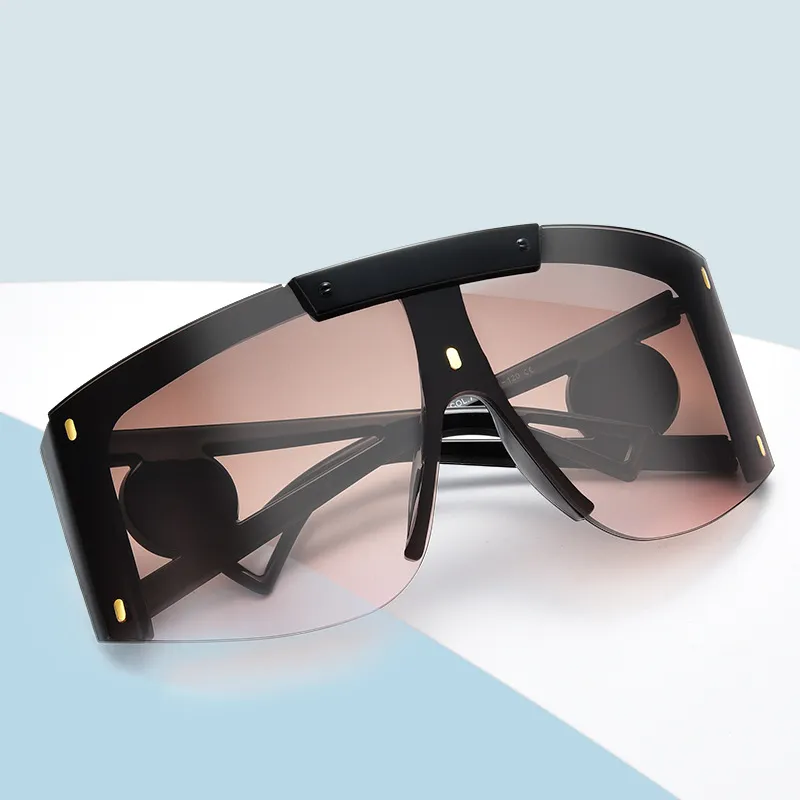 Shield Wrap Zonnebrillen voor vrouwen Zomerstijl 4393 Zwart Gray Sonnenbrille Gafa de Sol Fashion oversized zonnebril UV400 Protecti251W