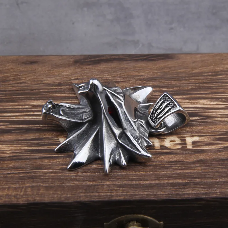 Rostfritt stål Thewitcher Jewelry Wizard 3 Wild Hunt Game Pendant Necklace Geralt Wolf Head Halsband med trälåda 2208056125178863486