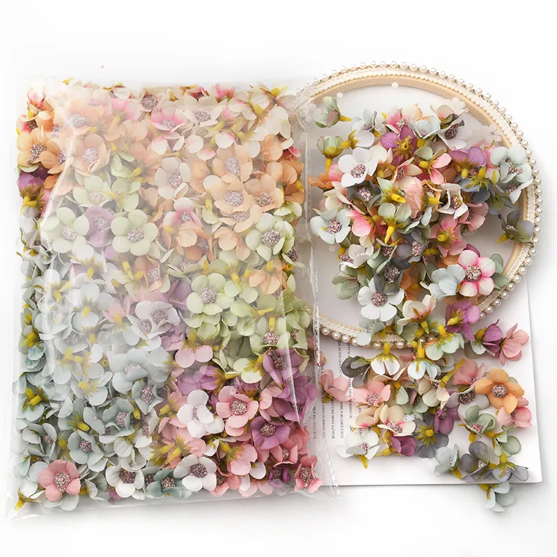 500st 2cm Flerfärgad Daisy Flower Head Mini sidenkonstgjord blomma för kronskrot Bröllop Heminredning DIY Garland Huvudbonad 0614
