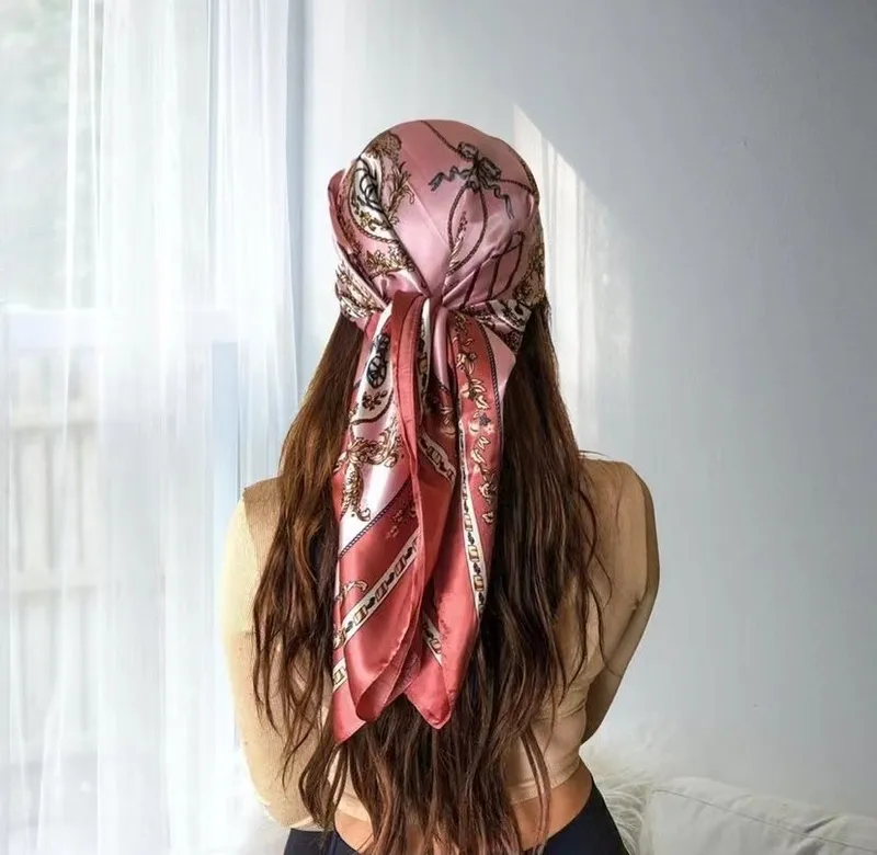 Satinschal für Haardesigner Luxusmarke Kerchief Hals Seidenkopfschalte Bandana Ladies Taschentuch 90x90cm Kopftuch 220628