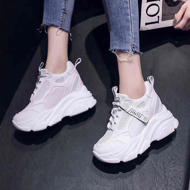 Merk 2022 lente ademende mesh sneakers verborgen toenemende sportschoenen vrouw wig casual dikke schoenen hoge platformschoenen 9 cm g220610