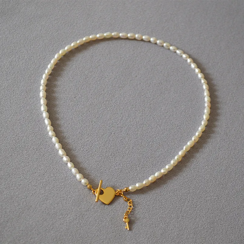 Fröpärl Beeded Halsband 4mm naturliga pärlor med guldhjärtstängning272t