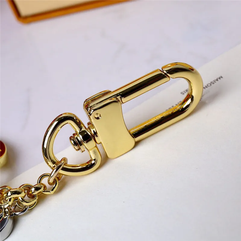 Keychain Coloracle Luxury Designer Mens Womens Keys Pendant Silver Key Buckle Classic Lock Love High Quality Kenchains Ornaments 301r
