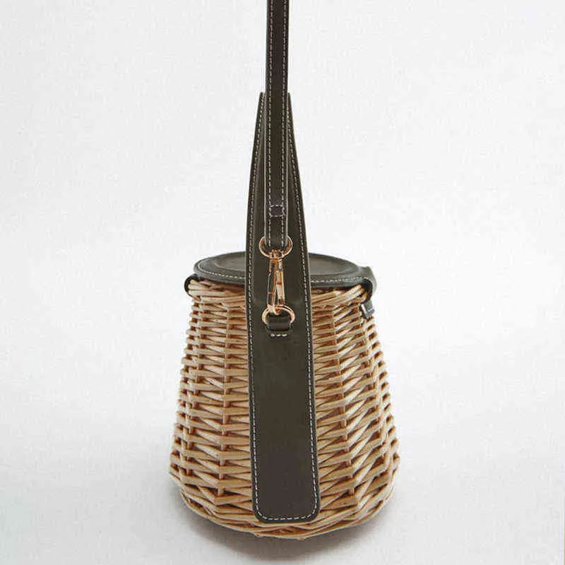Evening Bags Brand Wicker Basket Bag for Women Weave Shoulder Crossbody Designer Small Handbags Fashion Ladies Summer Cylindrical 220420