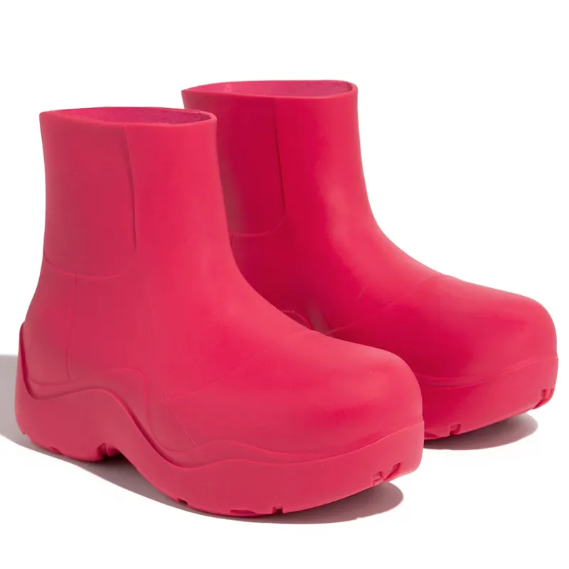 Moderne mode regenlaarzen massieve waterdichte elastische bovenste dikke platte platform zool ronde teen non -slip merk ontwerp dames schoenen 2208319893