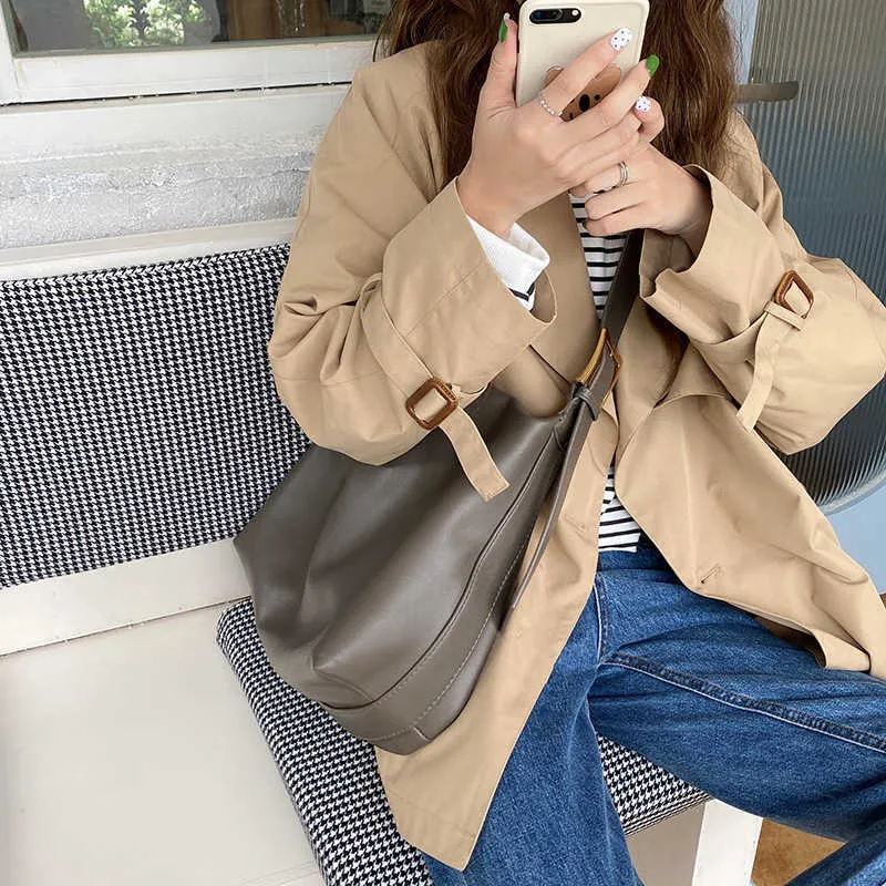 Корейская универсальная сумка Мягкий коллапс Простой стиль Одиночные плеча Большая сумка 2022 Женская Большая Емкость Сумки Messenger