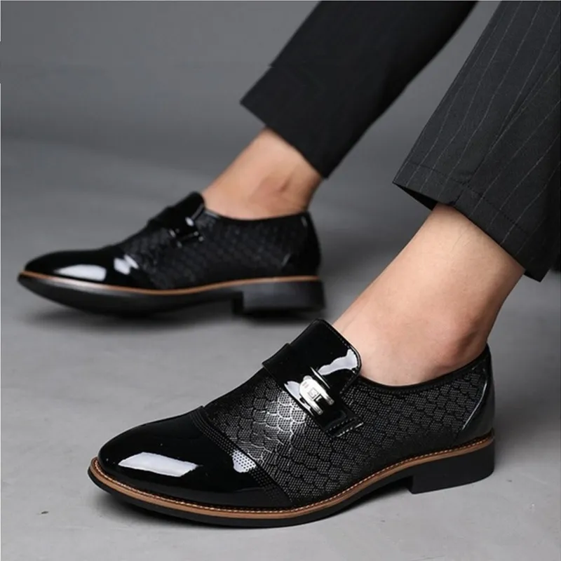 Italienska svarta formella skor män loafers bröllopsklänning skor män patent läder oxford skor för män chaussures hommes en cuir 220321
