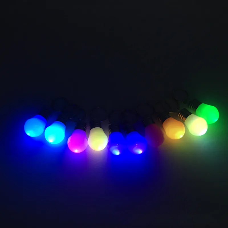 Mini Colorful LED keychain keychain قلادة إبداعية لإضاءة المفاتيح مفاتيح المفاتيح الإضاءة في الهواء الطلق لوازم جو اللوازم