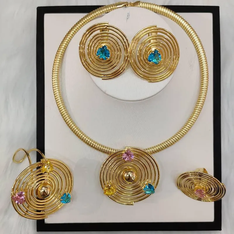 مجموعة المجوهرات للأزياء للنساء زفاف الزفاف الكريستال قرط قلادة أفريقية دبي الذهبية حلقة السوار صائغ 220810