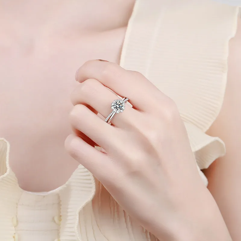 10 Carat Halo Diamond Engagement Ring ing Split Shank Flower Wedding Band For Women Sterling Silver Jewelry 2208132944371