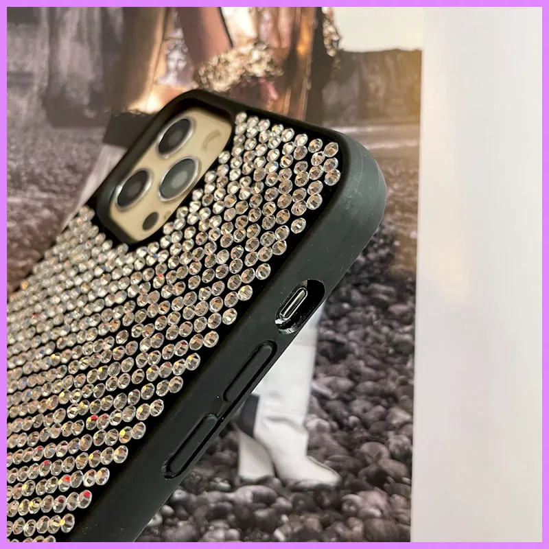 Custodia cellulare Street Fashion Custodia iPhone di design di lusso donna con diamanti pieni montati Iphone 14 Plus 11 12 13 Pro Max D228104F