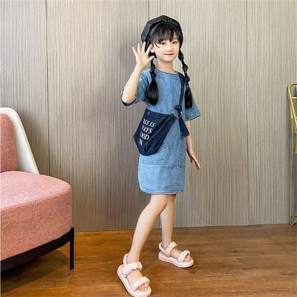 Anti-Slippery Platform Kids Shoes for Girl Sandals 2022 Ny sommar Ganska veckade Surface School Girls Flat Sandals Child Child