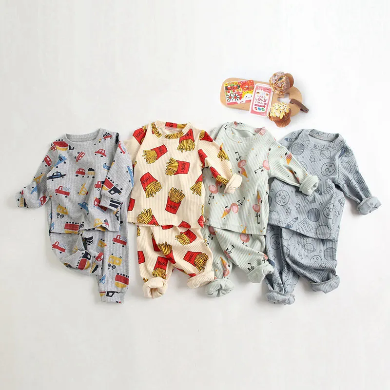 Milancel sommar baby pyjamas set tecknad långärmad o nacke och byxor Sleepwear 220426