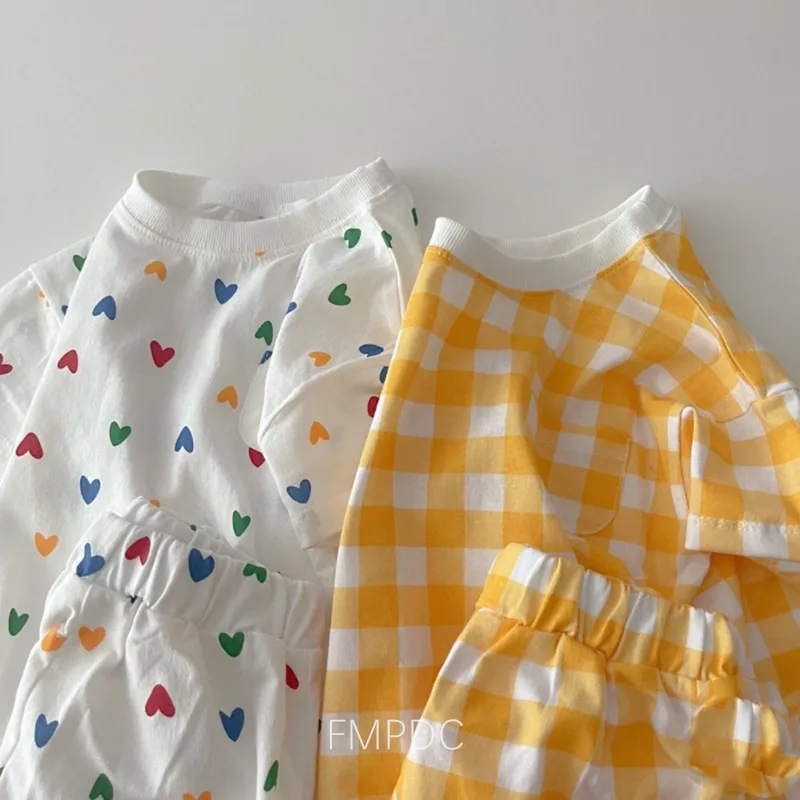 Vestiti estivi neonate Set O-Collo T-shirt T-shirt con stampa cuore + Pantaloncini scozzesi 2 pezzi Tuta infantile coreana Bambino casual 220507
