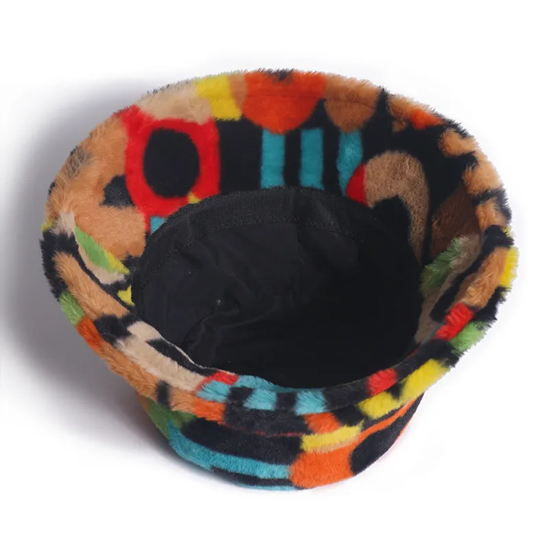 Mor Outdoor Multicolor Rainbow Faux Fur Brev Mönster Bucket Hat Vinter Mjuk Varm Gorros Mujer 220318