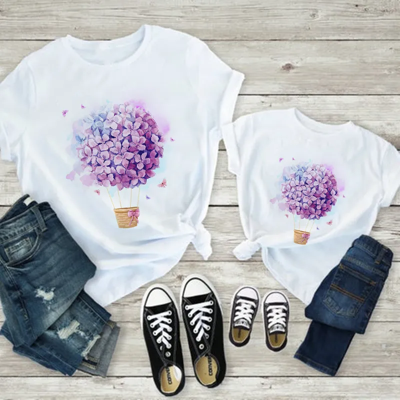 Mother Kids Tee Shirt Femme Family Look Breast Bow Clothes Mamma och dotter Set Balloon Flower Baby Summer Cute Tshirt Women 220531