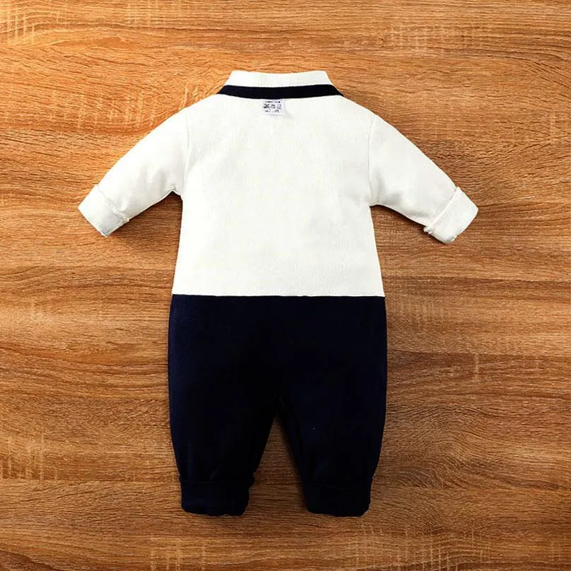 Nyfödda Rompers Baby Babies Bodysuits Spädbarnskläder pojkar som är klädt barn jumpsuit bära klänning vår hösten långärmad gentleman