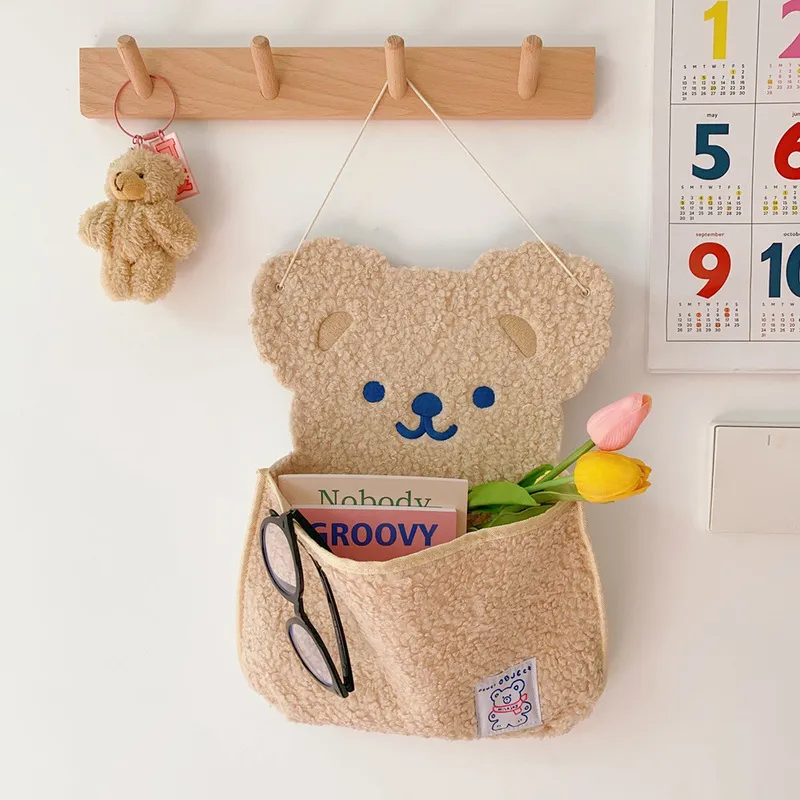 Bear dos desenhos animados Bolsa de armazenamento de parede Ins Menina Bedroom Saco de Armazenamento Pelúcia Soft Softing SunDries Organizer Home Decor