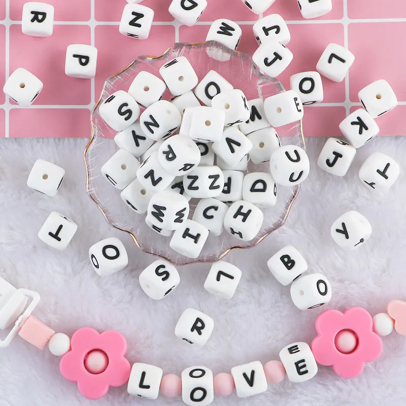 Kovict 100 st alfabet Engelska silikonbokstäver pärlor 12mm baby teether tillbehör för personliga nappklipp tandleksak 220507