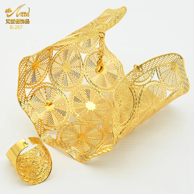 Aniid Dubai 24K Gold Big Armband för kvinnor Marockansk manschettarmband Charms smycken Nigerian Wedding Party Gift Indian Bangles 22078567104