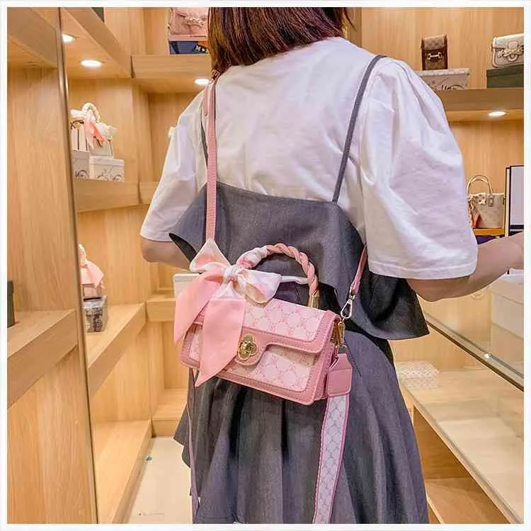 Bag women's fashion portable small square 2022 new single shoulder texture messenger bag