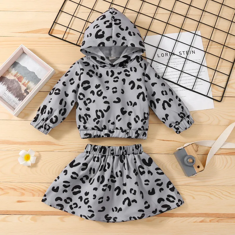 Mababy 1-6y criança criança criança roupas garotas cenas de moletom com capuz Tops Saias de leopardo roupas de outono roupas de roupa de primavera 220507