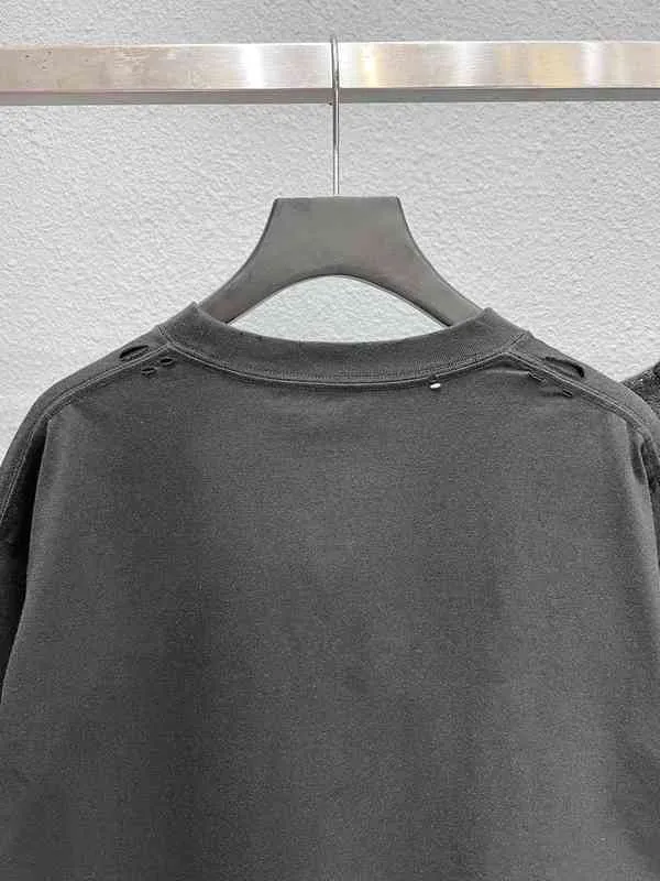 Balencgs T Shirt Version b Family High 2024 Water Wash Ink Jet Paris Worn Out Fixed Weave Dye Print Short Sleeve Loose Men's Women's C6V1