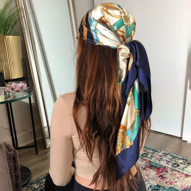 Атласный шарф для волос Дизайнерский роскошный брендовый платок для шеи Шелковые платки на голову Бандана Женский носовой платок 90X90CM Платок 2206288835828