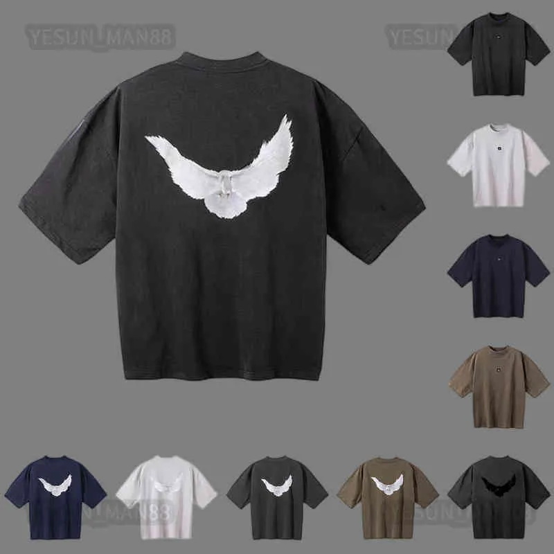 Diseñador Kanyes Classic Wests T Shirt Three Party Joint Peace Dove Impreso Agua de lavado Mangas cortas High Street para hombre y para mujer Yzys Tees 87