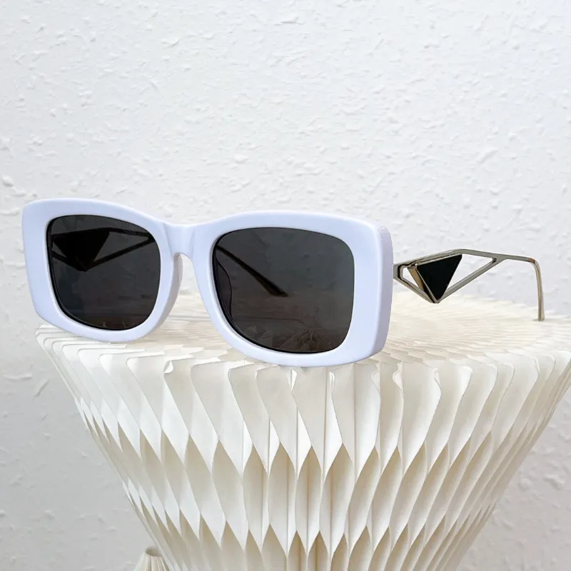 2022p Солнцезащитные очки моды пара солнцезащитные очки треугольник