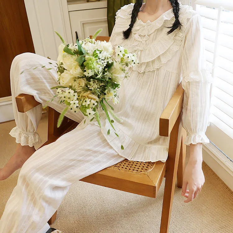 Cute Women Princess Ruffle Pyjama Sets Tops + Pants.Vintage Lady White Jacquard Cloth Pyjamas Set Victorian Girl's Home Sleepwear 220329