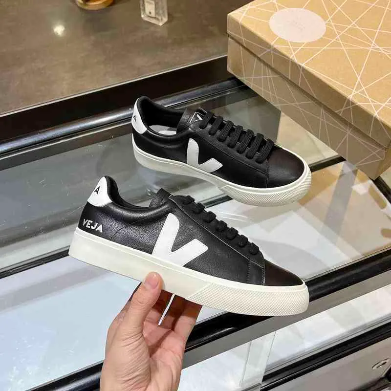 Klädskor sneakers designer kvinnor platta små vita skor lyx läder tryck män avslappnade plattformskor 220615