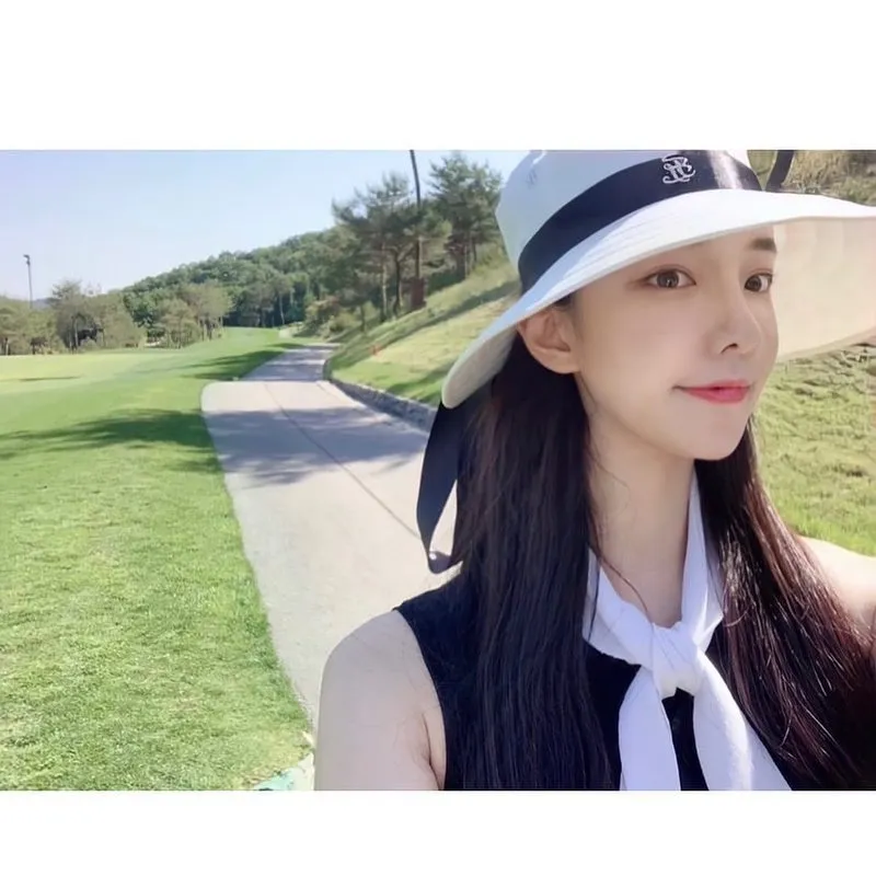 Golfhoed voor vrouwen bedrukt fedora met lint golfaccessoires brede rand elegante dames golfhoed floppy Koreaanse stijl zonnehoed 220721