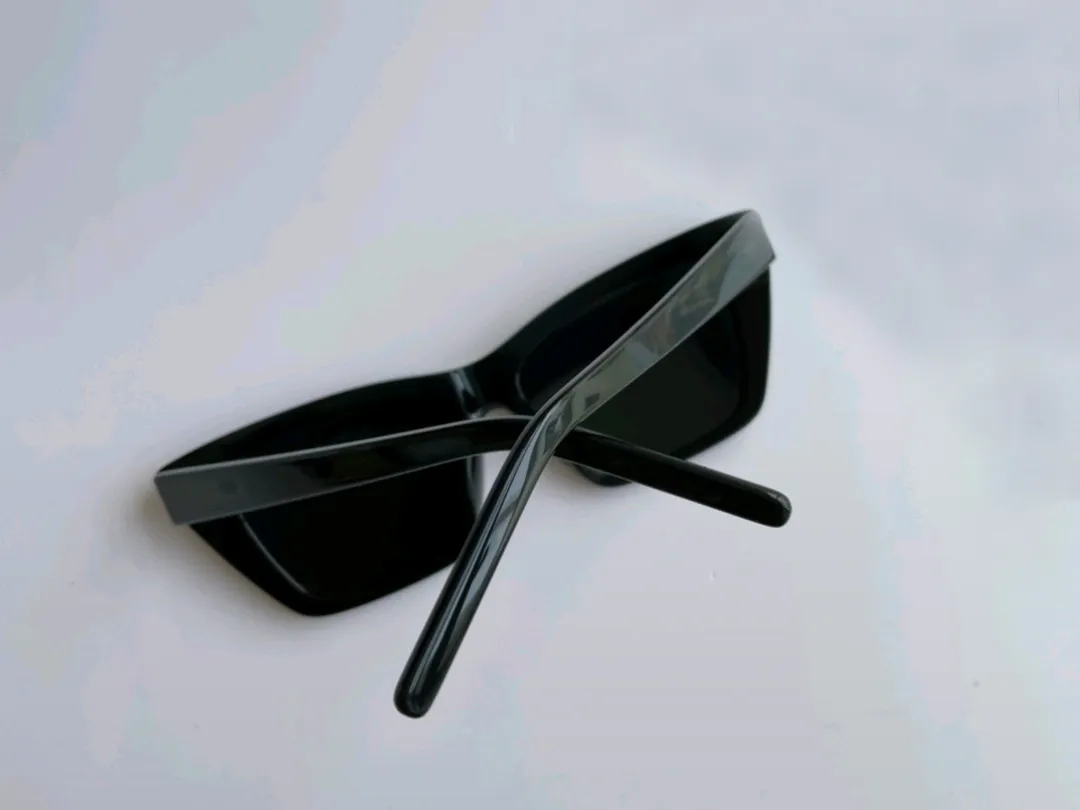 Summer Shiny Black Grey Grey Gatto Occhiali da sole 276 The Party Sun Glasses Ladies O occhiali da sole da sole Omanti di alta qualità con Box205B