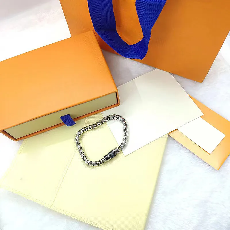 Lettre Desingers Luxurys Pendentif Collier Design De Luxe Collier De Perles Cadeau Classique Femmes Hommes Créateur De Mode Bijoux avec ri2189