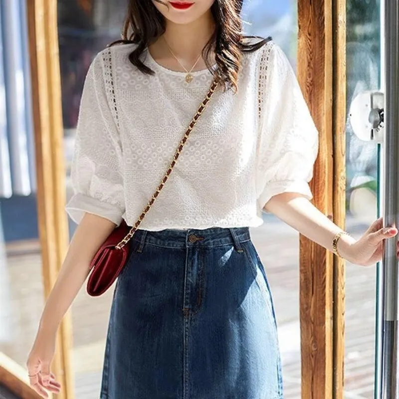 Summer Korean Fashion Women's Lantern Sleeve Loose Shirts Embroidery Cotton Lace O-neck Casual Blouses Plus Size 13440 220725